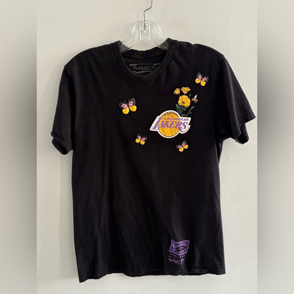 Mitchell & Ness NBA LA Lakers State Flower Butterfly Black T-Shirt Sz. Medium